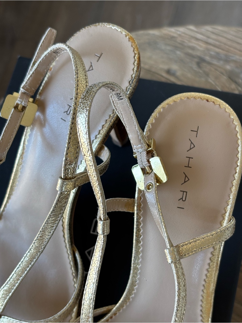 Tahari "Ta-Nite" Women's Gold Metallic Strappy Heels Size 9 - Picture 4 of 14
